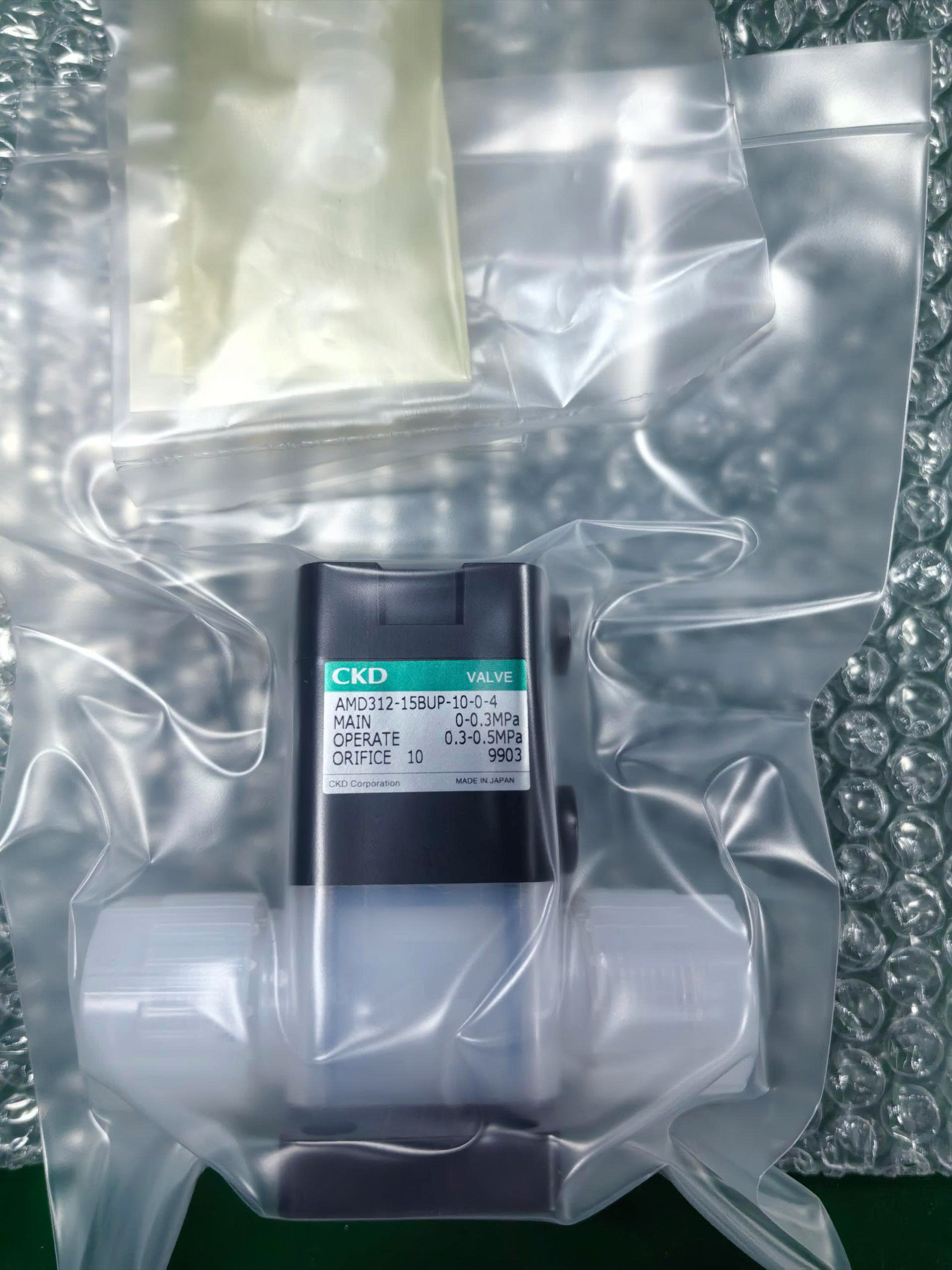 Van khí nén điều khiển bằng khí CKD AMD313R-15BUP-00N4F