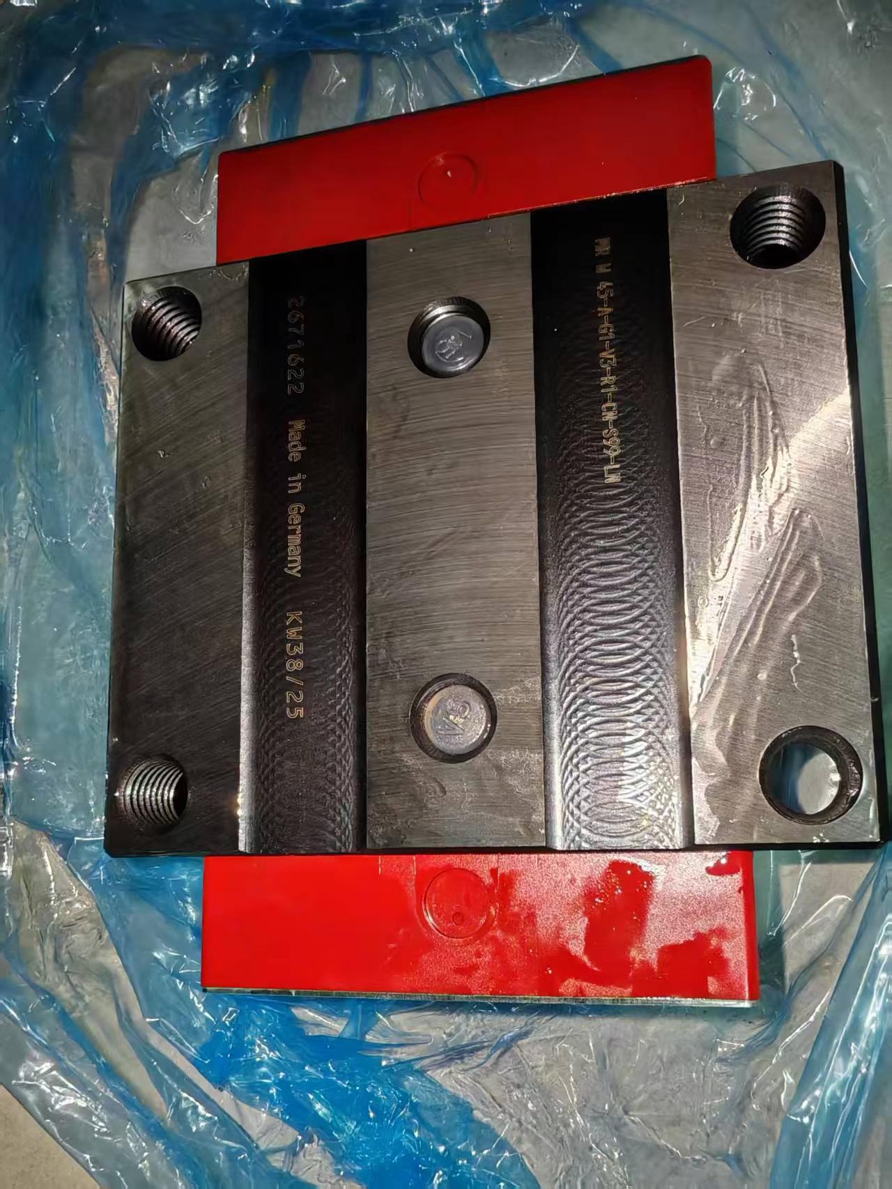 Con trượt dẫn hướng tuyến tính