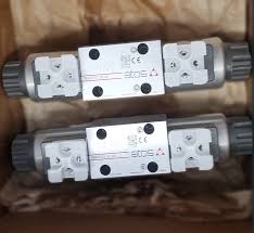 Van điều hướng thủy lực